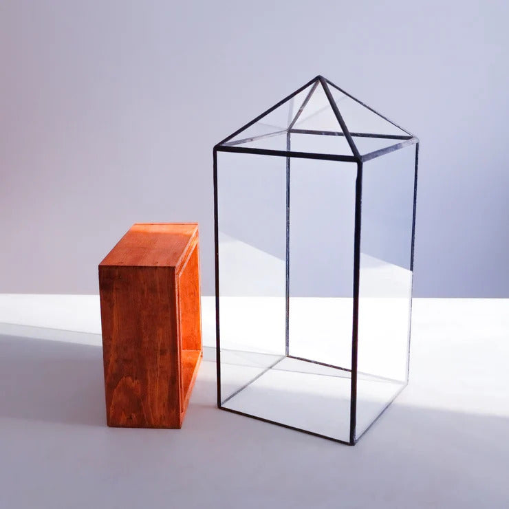 Elegant terrarium i klassisk gammel stil